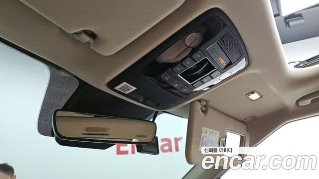 Kia Carnival 2021 — ფოტო 18/20