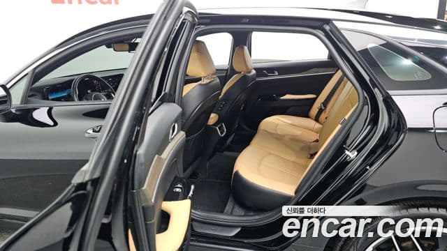 Kia K5 2021 — ფოტო 11/20