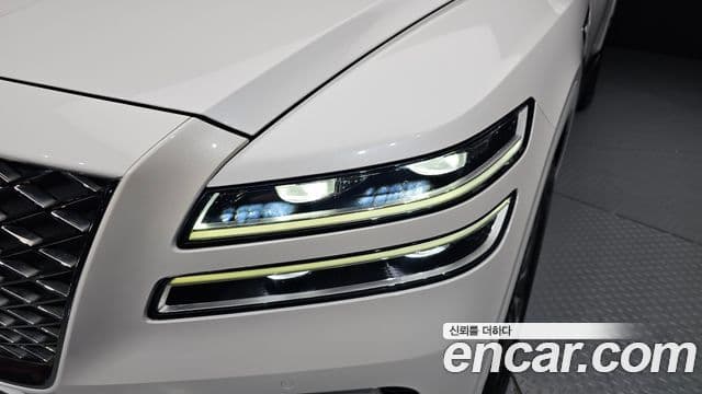 Genesis GV80 2020 — Photo 14/30