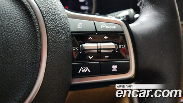 Kia Carnival 2022 — Şəkil 17/20
