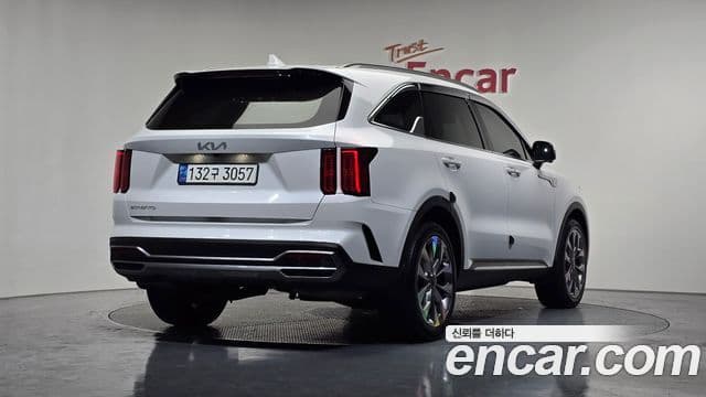 Kia Sorento 2023 — Фото 2/20