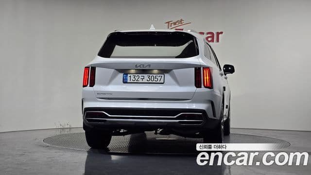 Kia Sorento 2023 — Фото 4/20
