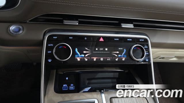Genesis GV80 2023 — ფოტო 18/20