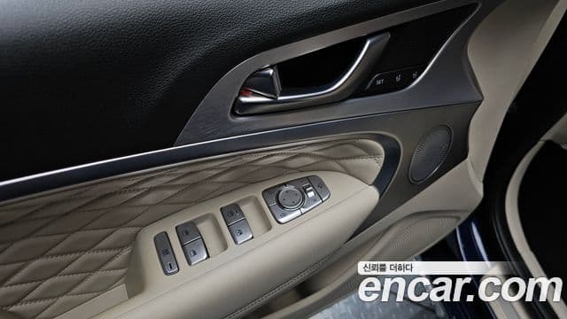 Genesis G70 2019 — ფოტო 16/20