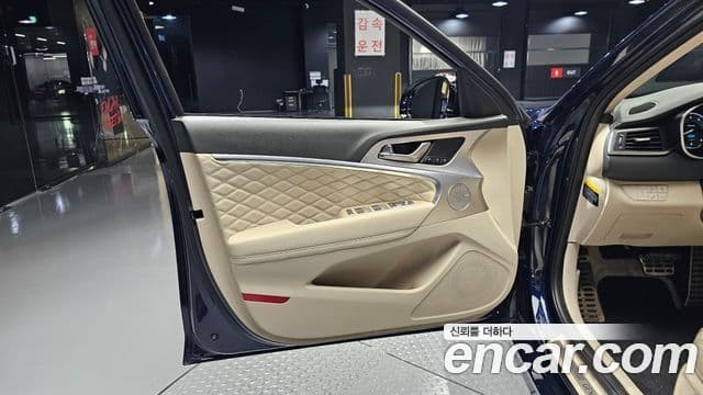 Genesis G70 2019 — Photo 8/32
