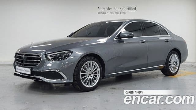 Mercedes-Benz E-Class 2020 — Photo 11/20