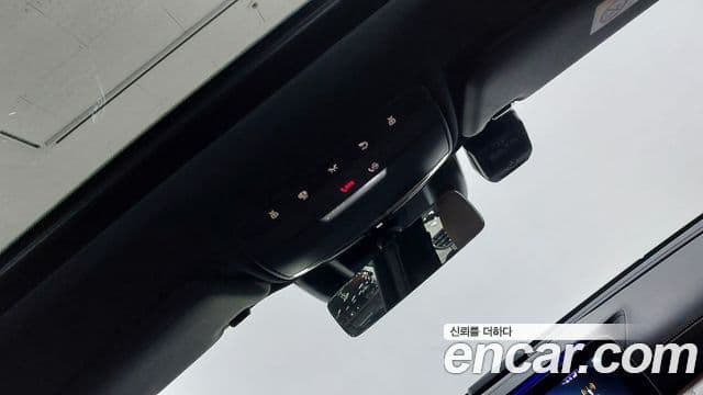 Mercedes-Benz E-Class 2020 — Photo 8/20