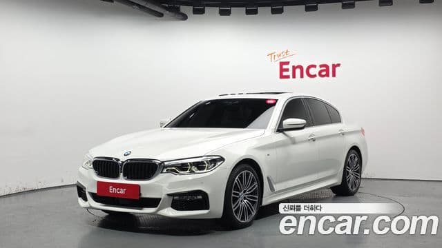 BMW 5 Series 2018 — Şəkil 1/20