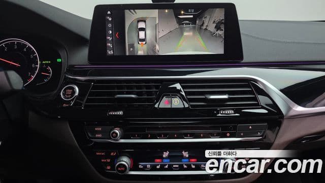 BMW 5 Series 2018 — Şəkil 16/20
