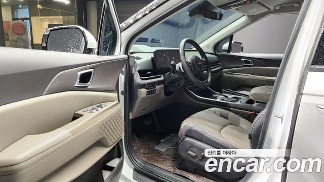 Kia Carnival 2024 — фото 8 из 20