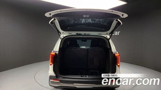 Kia Carnival 2024 — фото 19 из 20