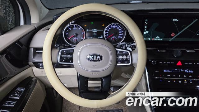 Kia Carnival 2021 — Şəkil 13/20