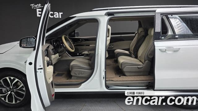 Kia Carnival 2021 — Şəkil 17/20