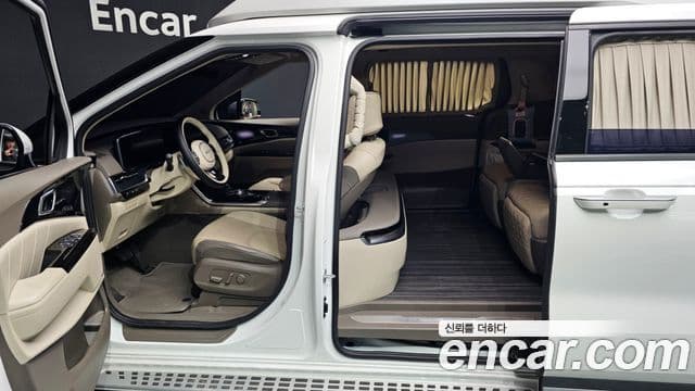 Kia Carnival 2022 — ფოტო 10/20