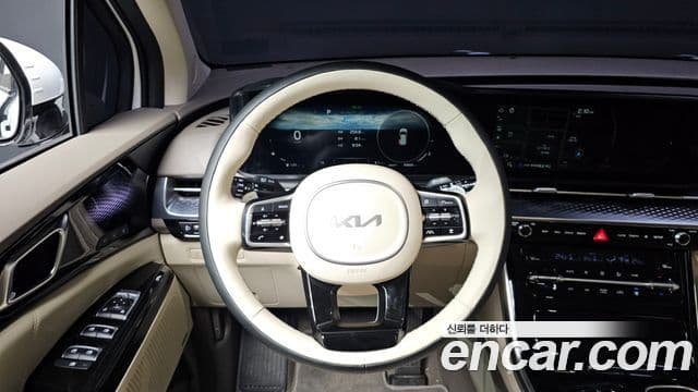Kia Carnival 2022 — ფოტო 13/20