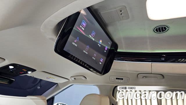 Kia Carnival 2022 — ფოტო 15/20