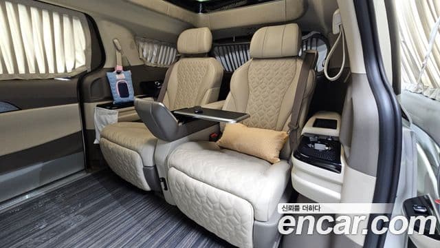 Kia Carnival 2022 — ფოტო 17/20