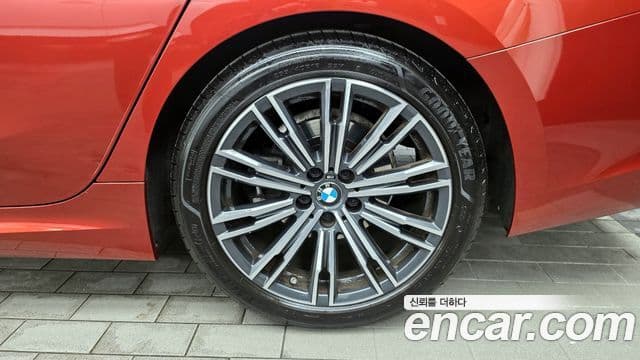 BMW 3 Series 2021 — ფოტო 25/35