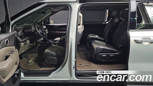 Kia Carnival 2024 — Photo 9/35