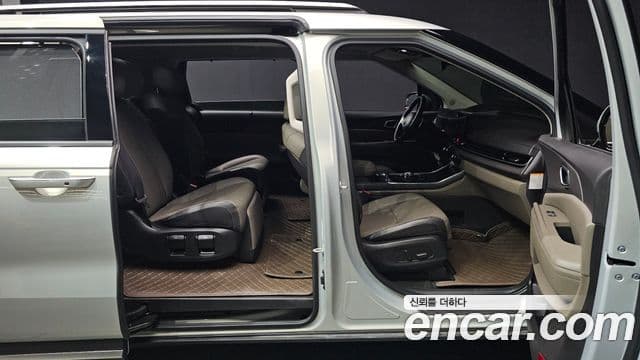 Kia Carnival 2024 — Photo 34/35