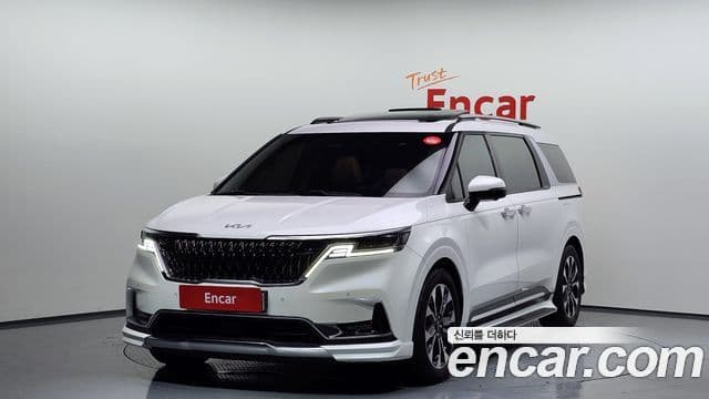 Kia Carnival 2021 — ფოტო 1/20