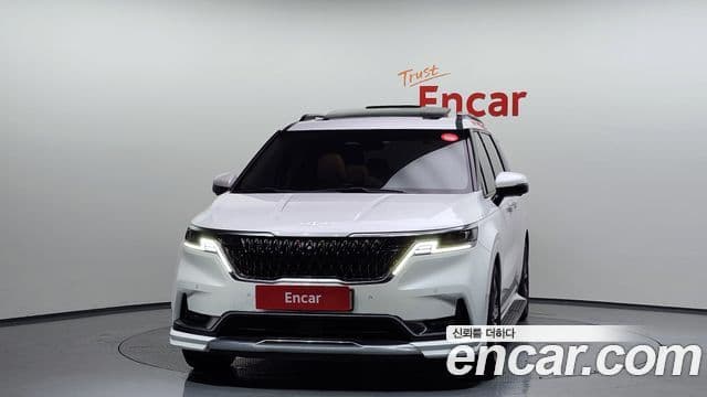 Kia Carnival 2021 — ფოტო 3/20