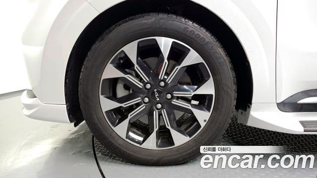 Kia Carnival 2021 — ფოტო 5/20