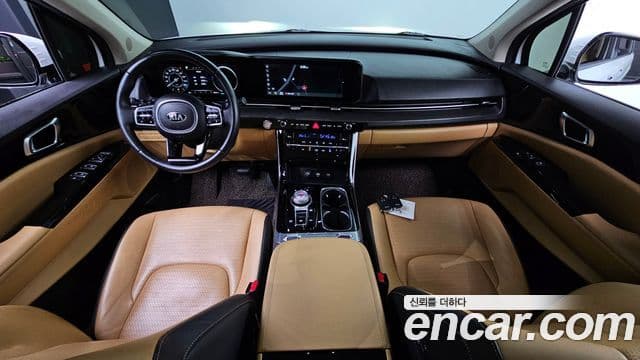 Kia Carnival 2021 — ფოტო 7/20