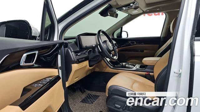 Kia Carnival 2021 — ფოტო 10/20
