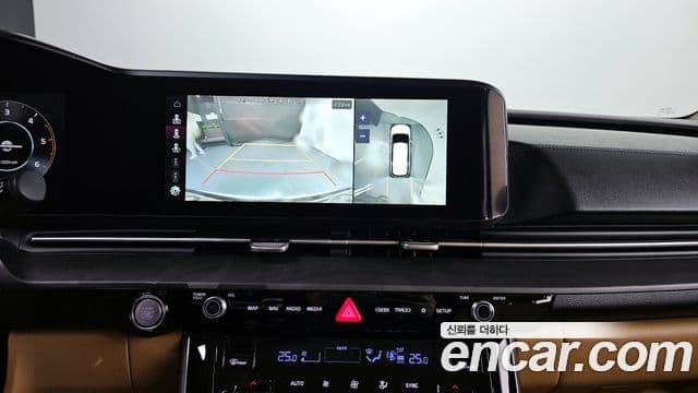 Kia Carnival 2021 — ფოტო 16/20