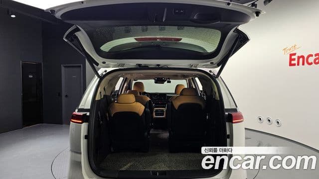 Kia Carnival 2021 — ფოტო 20/20
