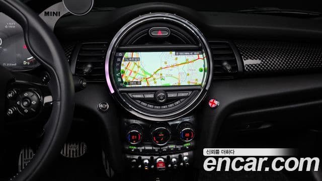 Mini Cooper S Convertible 2020 — ფოტო 13/20