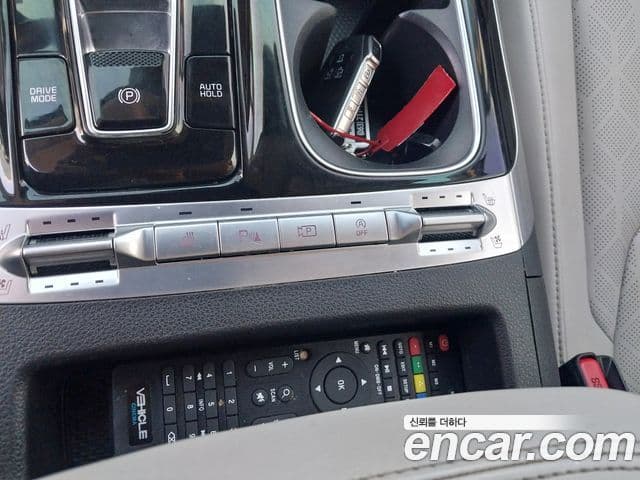 Kia Carnival 2020 — ფოტო 14/16