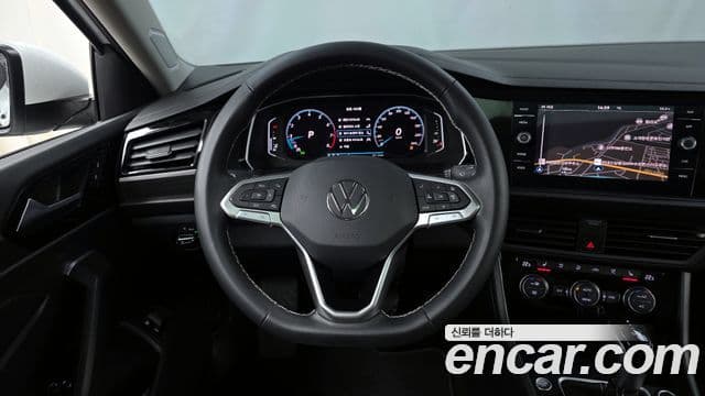 Volkswagen Jetta 2023 — Şəkil 14/32