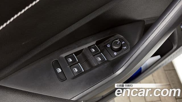 Volkswagen Jetta 2023 — Şəkil 28/32
