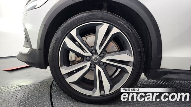 Volvo V60 Cross Country 2020 — ფოტო 5/20