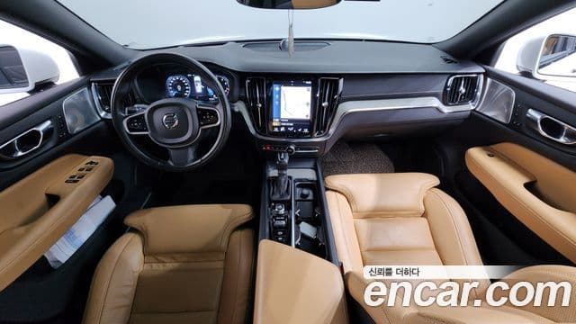 Volvo V60 Cross Country 2020 — ფოტო 7/20