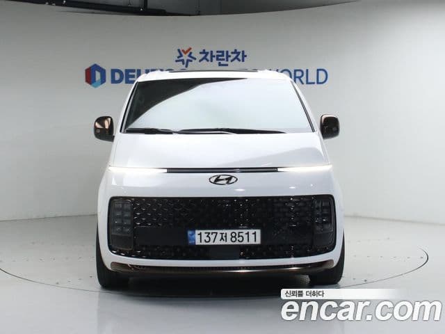 Hyundai Staria 2021 — ფოტო 1/20