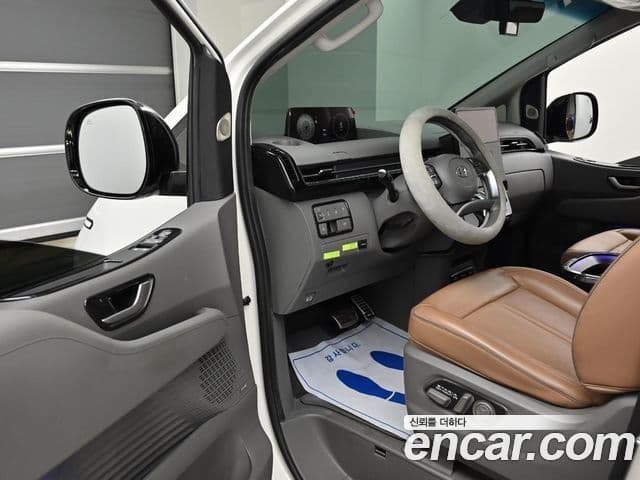 Hyundai Staria 2021 — ფოტო 7/20