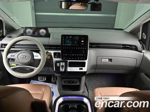 Hyundai Staria 2021 — ფოტო 10/20