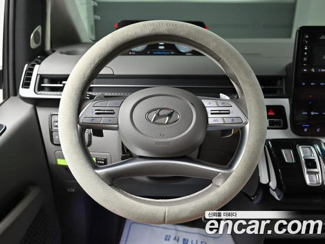 Hyundai Staria 2021 — ფოტო 11/20
