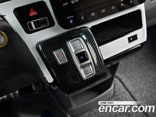 Hyundai Staria 2021 — ფოტო 15/20