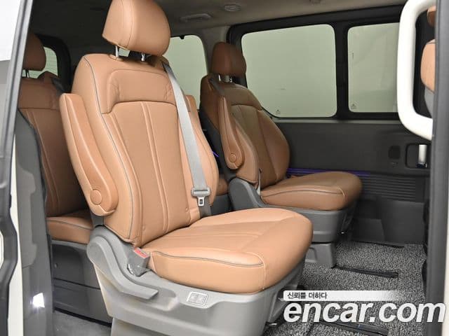 Hyundai Staria 2021 — ფოტო 17/20