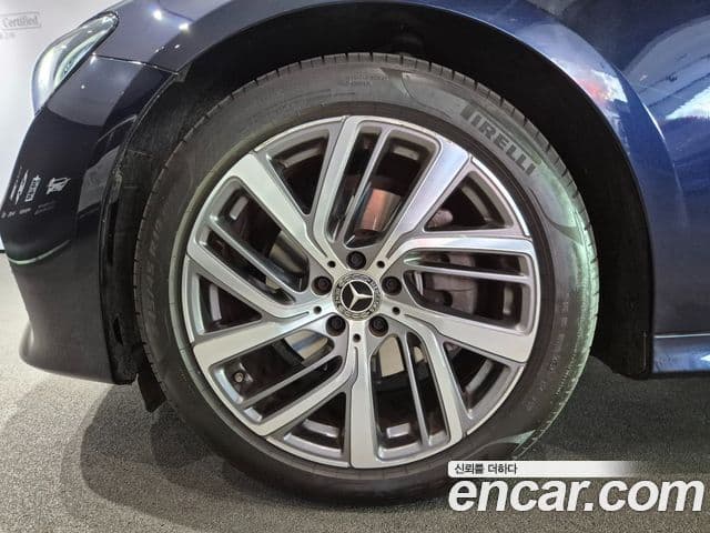 Mercedes-Benz E-Class 2025 — фото 4 из 20