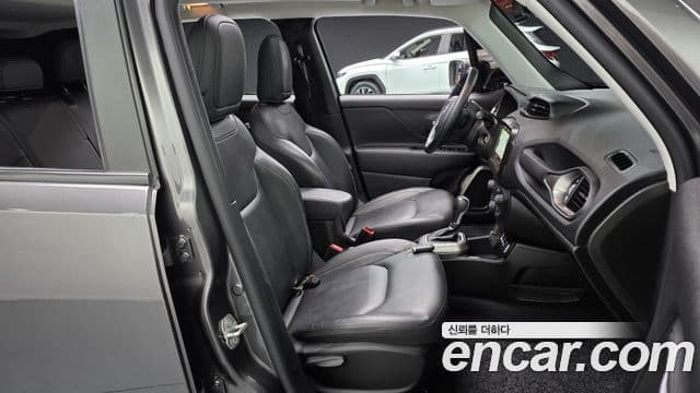 Jeep Renegade 2021 — Şəkil 27/30