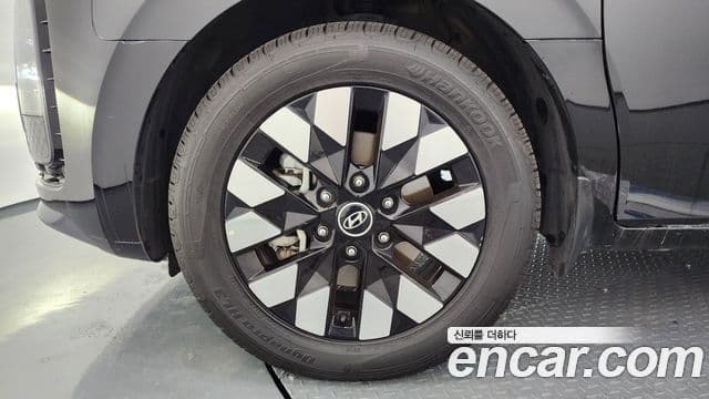 Hyundai Staria 2025 — фото 5 из 20