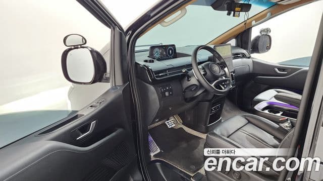 Hyundai Staria 2025 — Şəkil 10/20