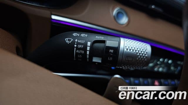 Genesis GV70 2022 — ფოტო 18/20