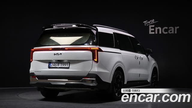 Kia Carnival 2024 — Şəkil 2/20
