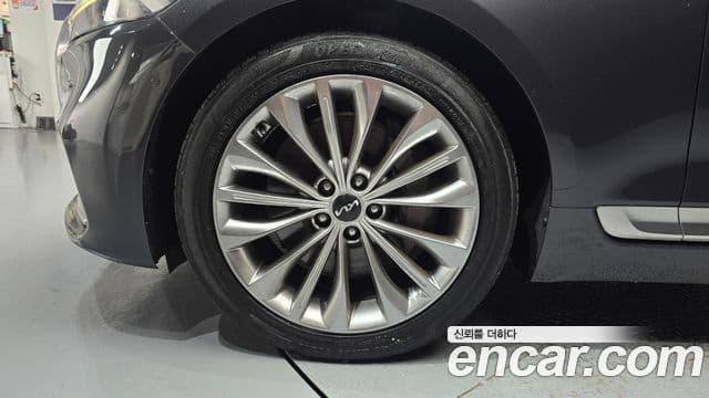 Kia The K9 2022 — Photo 13/34